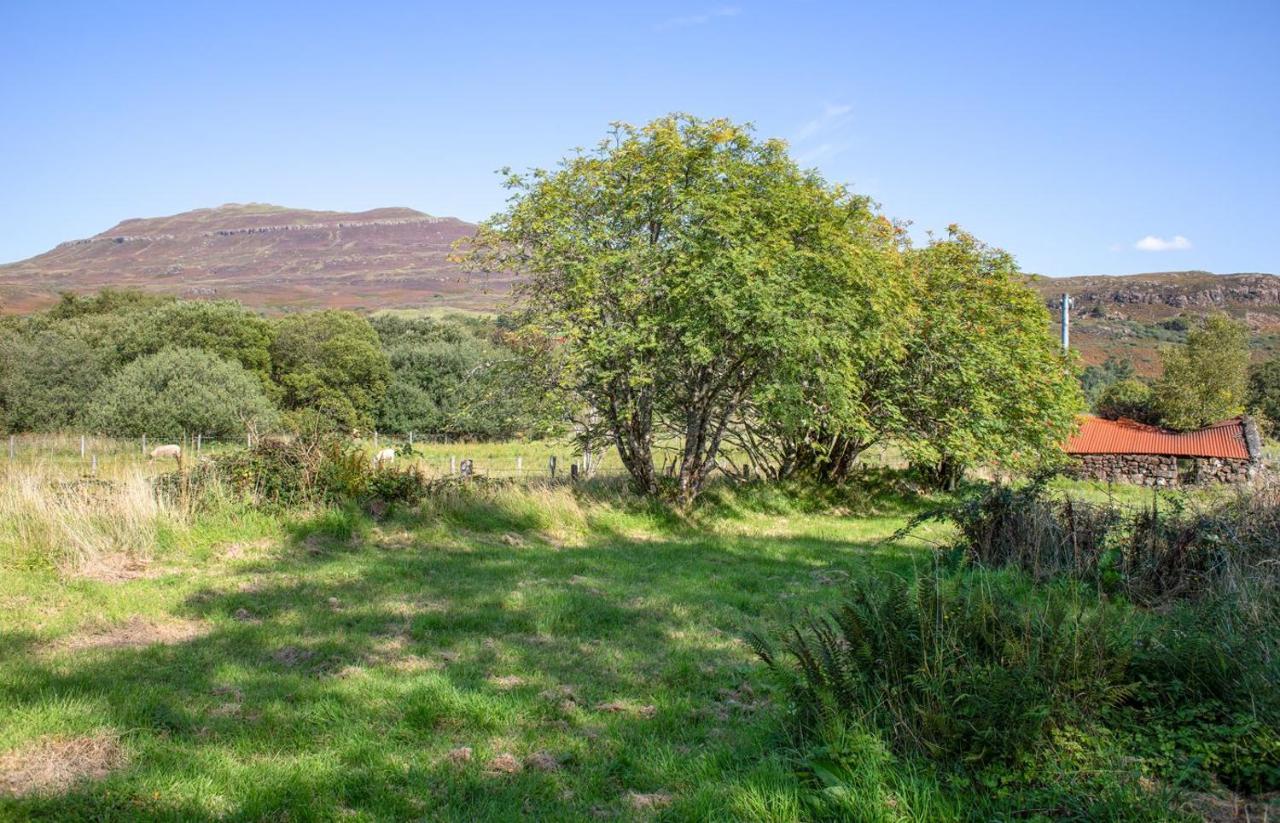 Half Of 12 Camustianavaig Villa Camastianavaig Bagian luar foto